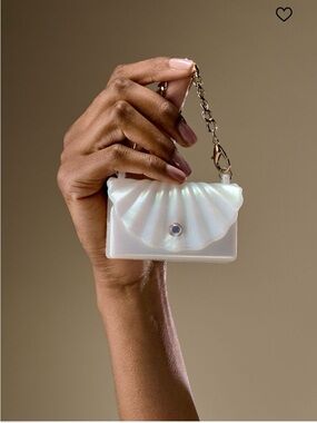 Bath & Body Works Shell Snapcase
PocketBac Holder